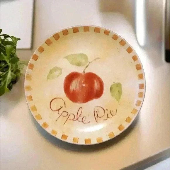 Beautiful Vintage Apple Pie Plate by LTD Commodities, 8 1/2 Inches Across - Picture 1 of 6